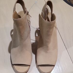 Lucky Brand Tan Suede Mules with Chunky Heel